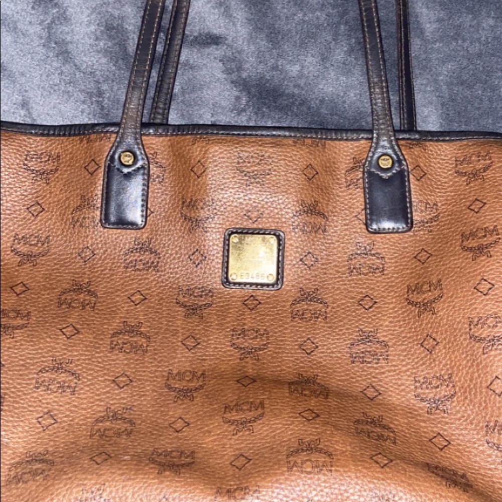 MCM TOTE